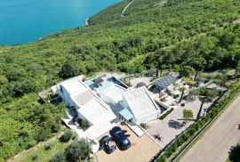 OPATIJA, SV. JELENA - villa 500m2 s panoramskim pogledom na more i bazenom + uređena okućnica 2400m2, Mošćenička Draga, House