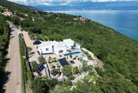 OPATIJA, SV. JELENA - villa 500m2 s panoramskim pogledom na more i bazenom + uređena okućnica 2400m2, Mošćenička Draga, House