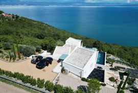 OPATIJA, SV. JELENA - villa 500m2 s panoramskim pogledom na more i bazenom + uređena okućnica 2400m2, Mošćenička Draga, House