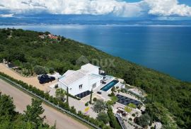 OPATIJA, SV. JELENA - villa 500m2 s panoramskim pogledom na more i bazenom + uređena okućnica 2400m2, Mošćenička Draga, House