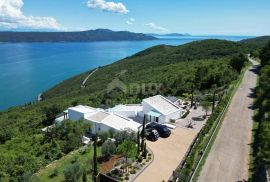 OPATIJA, SV. JELENA - villa 500m2 s panoramskim pogledom na more i bazenom + uređena okućnica 2400m2, Mošćenička Draga, House