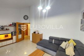 Pula, jednosoban stan, 200m od mora, NKP 56 m2, Pula, Appartment