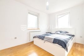 Zagreb, Šestine, atraktivan trosoban stan NKP 98 m2 + PM, Zagreb, Flat