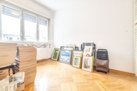 Zagreb, Ribnjak, uređen četverosoban stan NKP 144,2 m2, Zagreb, Flat