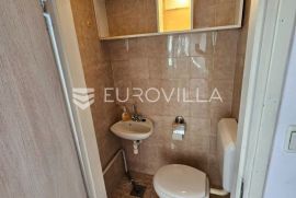 Pula, centar, poslovni prostor od 36 m2, Pula, Propiedad comercial