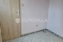 Pula, centar, poslovni prostor od 36 m2, Pula, Propriedade comercial