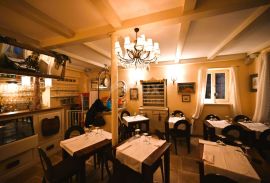 ISTRA, ROVINJ - Restoran na neponovljivoj lokaciji!, Rovinj, Коммерческая недвижимость