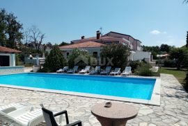 ISTRA,POREČ - Hotel sa bazenom i prostranom okućnicom!, Poreč, Propriedade comercial