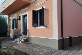 ISTRA, UMAG - 1. red do mora etaža kuće sa vrtom, Umag, Appartement