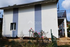 ISTRA, POREČ - Obiteljska kuća sa 2 stana i  velikom okućnicom, Poreč, House