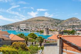 Trogir, Seget Donji,  građevinsko zemljište  560 m2 s pogledom na more, Seget, Terreno