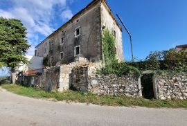 ISTRA, BARBAN - Kamena starina s velikom okućnicom, Barban, Kuća