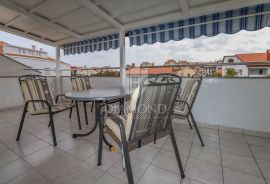 Rovinj, apartmanska kuća sa uhodanim poslovanjem, Rovinj, House