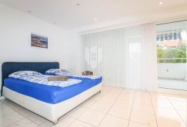 Rovinj, apartmanska kuća sa uhodanim poslovanjem, Rovinj, House