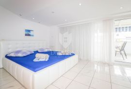 Rovinj, apartmanska kuća sa uhodanim poslovanjem, Rovinj, House