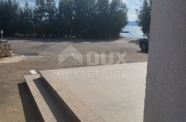 ZADAR, SUKOŠAN - apartmanska kuća uz more, Sukošan, Famiglia