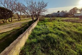 ZADAR, NIN - Građevinsko zemljište na ulazu u centar Nina, Nin, Γη