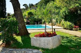 Luksuzna vila 300 m2 prvi red uz more na prestižnoj lokaciji u Dubrovniku, Dubrovnik, House