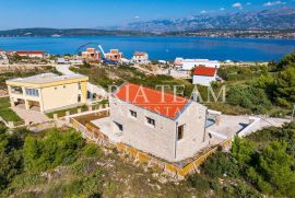 VILA S BAZENOM, 200 M OD MORA, NOVIGRAD - ZADAR, Novigrad, Maison