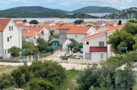 TRIBUNJ, novo, luksuzni stan, 1. kat, pogled na more, 3 spavaće sobe, Vodice, Διαμέρισμα