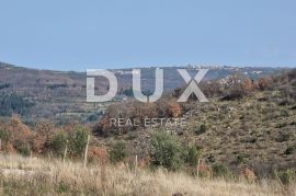 ISTRA, BUJE - Kuća s dvije stambene jedinice, svaka sa svojim bazenom i prekrasnim pogledom, Buje, Haus