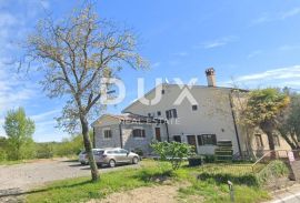 ISTRA, PAZIN - Kuća s restoranom na velikoj okućnici, Pazin - Okolica, House