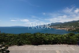 Opatija, novoadaptirani stan za najam u staroj vili, Opatija, Flat