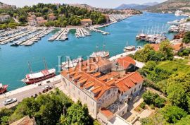 Poslovna zgrada cca 885 m2 s pogledom na more | Poslovni centar grada | Dubrovnik, Gruška obala, Dubrovnik, العقارات التجارية