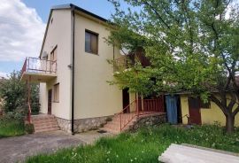 Obiteljska kuća s poslovnim prostorom - Mirkovci, Vinkovci, House