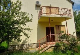 Obiteljska kuća s poslovnim prostorom - Mirkovci, Vinkovci, House