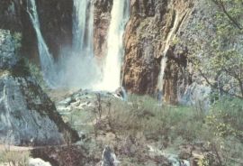 Kuća u turističkom naselju s velikom okućnicom - Plitvice, Rakovica, Famiglia