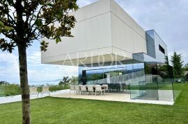 Opatija, jedinstvena villa na izuzetnoj lokaciji, 427 m2, Opatija, Casa