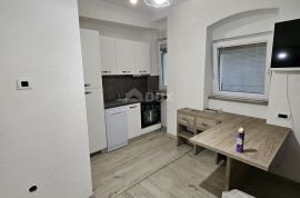 OPATIJA- stan 65m2 podjeljen u 2 aparmana s pogledom na more + okoliš, Opatija, شقة