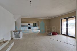 Krk, okolica, Samostojeća vila 228m2 sa bazenom i okućnicom, prodaja, Krk, Ev