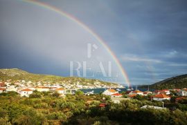 Izvrsna prilika, kuća u Vinišćima!!!, Marina, Kuća