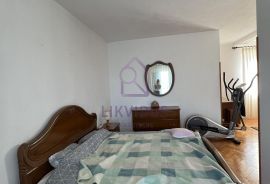 Kuća u Pješčanoj uvali 75 m od mora + apartman + radiona, Medulin, Kuća