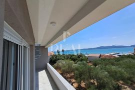 Penthouse 3S+DB +krovna terasa 126 m2 netto, Sukošan, Daire