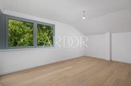 Opatija, penthouse s pogledom na more, krovnom terasom i bazenom, Opatija, Stan