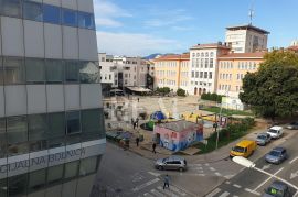 ATRAKTIVNA LOKACIJA U CENTRU, STAN ZA DUGOROČNI NAJAM, 3S+DB, Rijeka, Appartement