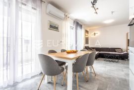 Trogir, prekrasan dvosoban stan kompletno namješten, Trogir, Appartment