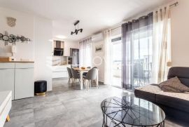 Trogir, prekrasan dvosoban stan kompletno namješten, Trogir, Flat