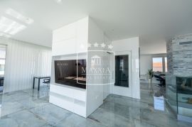 Sukošan -  prestižna villa uz more 586m2 s bazenom! Exclusive! 2 500 000 EUR, Sukošan, Casa