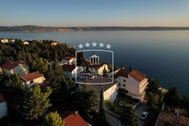 Starigrad - vrlo kvalitetan objekt par metara od mora i plaže! 620000€, Starigrad, Famiglia