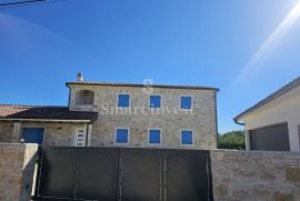 SVETI LOVREČ - ISTRA, predivno renovirana istarska stancija, Sveti Lovreč, Maison