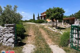 ISTRA, LABIN, KAMENA KUĆA NA BREŽULJKU SA PANORAMSKIM POGLEDOM NA LABIN, Labin, House