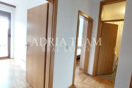 NAMJEŠTEN TROSOBAN STAN NA DRUGOM KATU STAMBENE ZGRADE - DONJA DUBRAVA, ZAGREB, Zagreb, Appartment