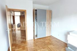 NAMJEŠTEN TROSOBAN STAN NA DRUGOM KATU STAMBENE ZGRADE - DONJA DUBRAVA, ZAGREB, Zagreb, Appartment