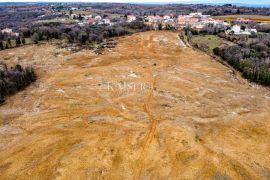 Rakalj - zemljište za izgradnju 50 vila, 45 000 m2, Pula, Zemljište