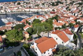 Mali Lošinj - predivni apartman 105 m2 u centru grada, Mali Lošinj, Kвартира