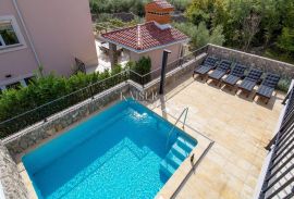 Kornić, Otok Krk- Vila 121m2 s pogledom na more i bazenom, Krk, Casa